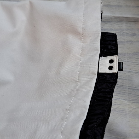 Section ski/snowboarding pants sz m inseam is 28inches waist laying flat across - Picture 2 of 12